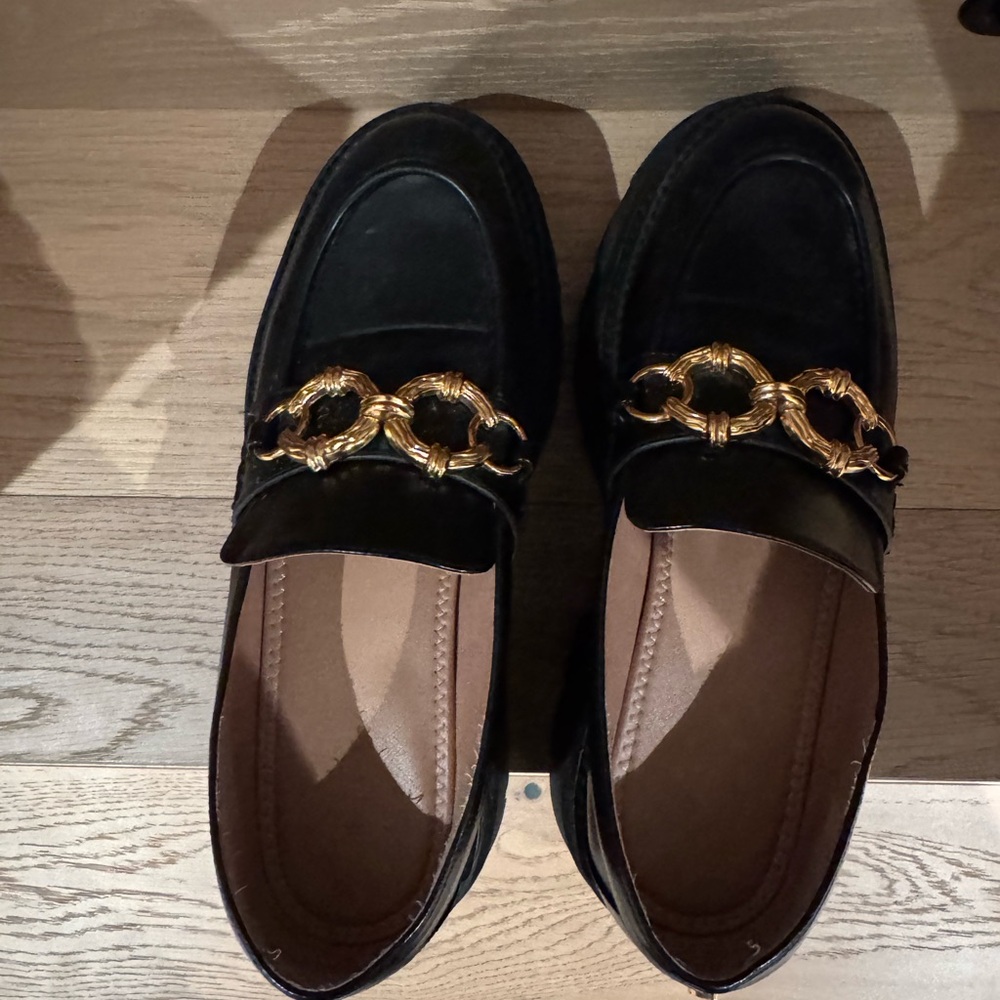 Circus by Sam Edelman Black Loafers with Gold Chain